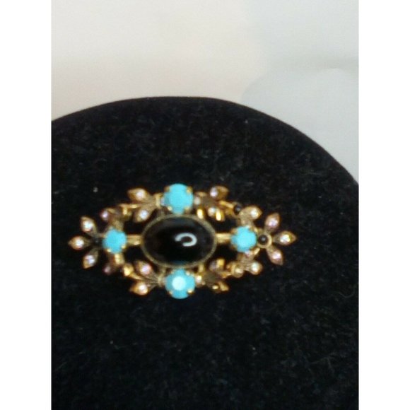 Vintage black stone faux Turquoise goldtone  fillgree brooch - Picture 1 of 3